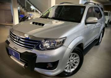 TOYOTA HILUX SW4