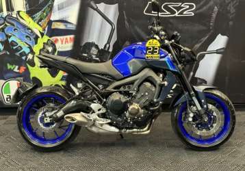 YAMAHA MT-09