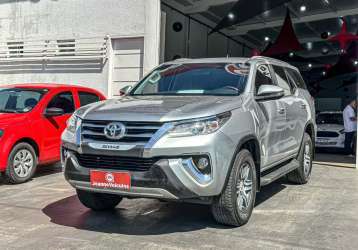 TOYOTA HILUX SW4