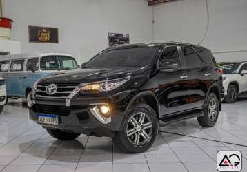 TOYOTA HILUX SW4