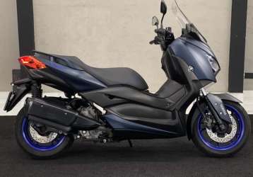 YAMAHA XMAX