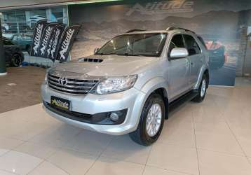 TOYOTA HILUX SW4