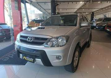 TOYOTA HILUX SW4