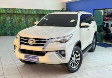 TOYOTA HILUX SW4