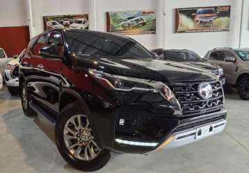 TOYOTA HILUX SW4