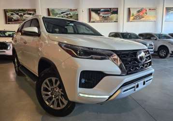 TOYOTA HILUX SW4