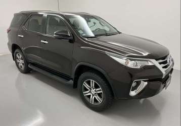 TOYOTA HILUX SW4