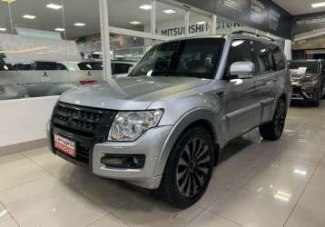 MITSUBISHI PAJERO FULL