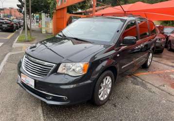 CHRYSLER TOWN & COUNTRY