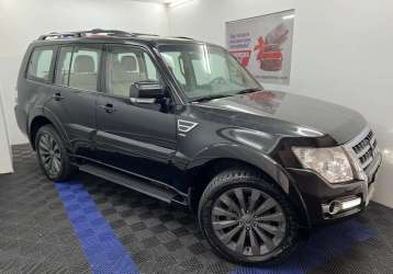 MITSUBISHI PAJERO FULL