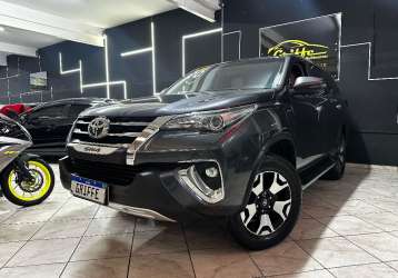 TOYOTA HILUX SW4