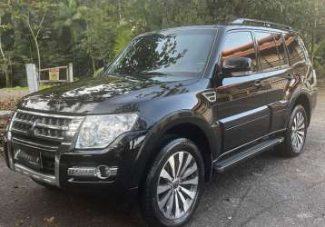 MITSUBISHI PAJERO FULL