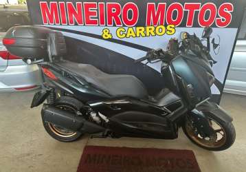 YAMAHA XMAX