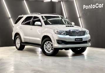 TOYOTA HILUX SW4