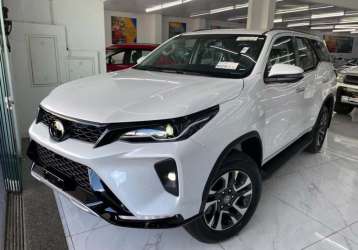 TOYOTA HILUX SW4