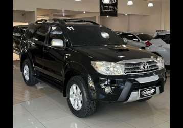 TOYOTA HILUX SW4