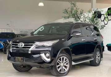 TOYOTA HILUX SW4