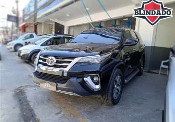 TOYOTA HILUX SW4