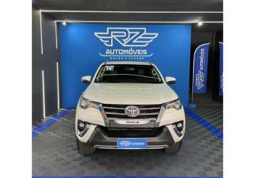 TOYOTA HILUX SW4