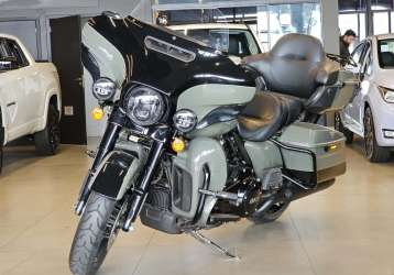 HARLEY-DAVIDSON ULTRA