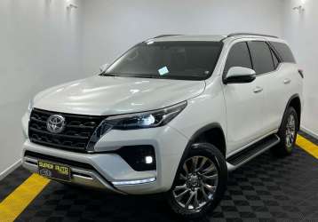 TOYOTA HILUX SW4