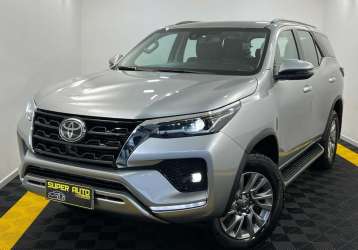 TOYOTA HILUX SW4