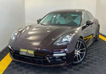 PORSCHE PANAMERA 4