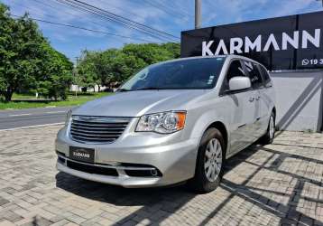 CHRYSLER TOWN & COUNTRY