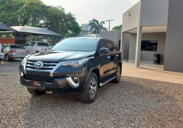 TOYOTA HILUX SW4