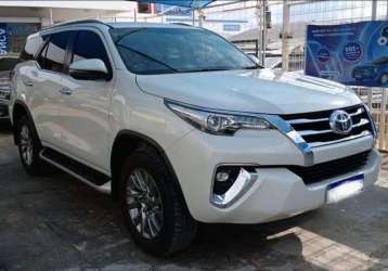 TOYOTA HILUX SW4