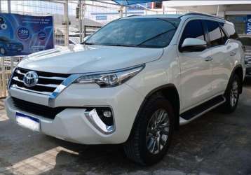 TOYOTA HILUX SW4