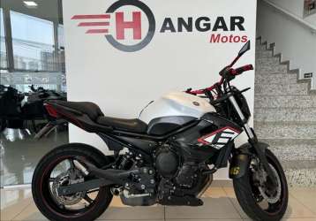 YAMAHA XJ6