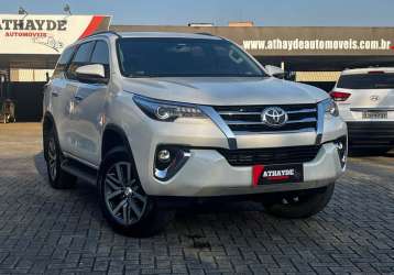 TOYOTA HILUX SW4