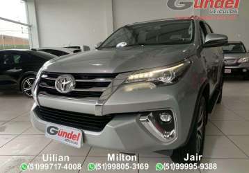 TOYOTA HILUX SW4