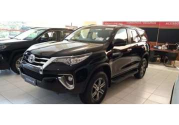 TOYOTA HILUX SW4