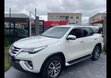 TOYOTA HILUX SW4