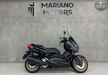 YAMAHA XMAX