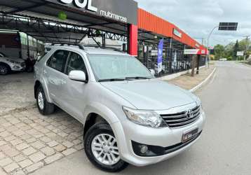 TOYOTA HILUX SW4