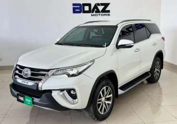 TOYOTA HILUX SW4