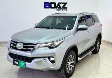 TOYOTA HILUX SW4