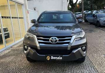 TOYOTA HILUX SW4