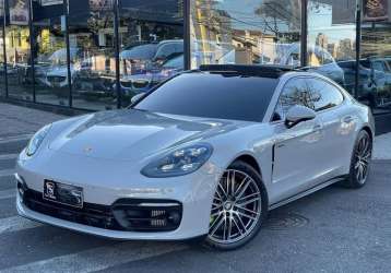 PORSCHE PANAMERA 4