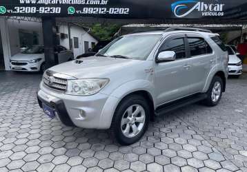 TOYOTA HILUX SW4