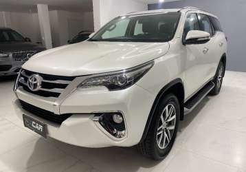 TOYOTA HILUX SW4