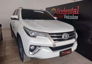 TOYOTA HILUX SW4