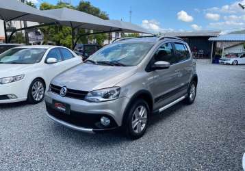 VOLKSWAGEN CROSSFOX