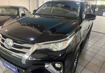 TOYOTA HILUX SW4