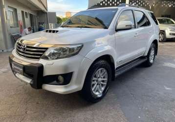 TOYOTA HILUX SW4