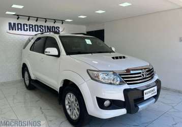 TOYOTA HILUX SW4