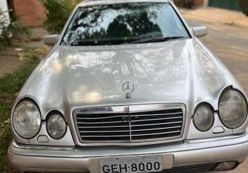 MERCEDES-BENZ 320 E